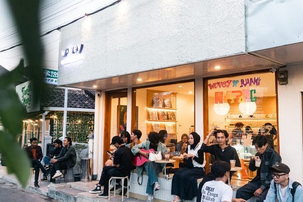 Pameran seni di kafe - Ruang Rekat x Wovey Coffee